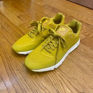 Nike Women's Air Max 1 Ultra Moire, Size US 8, Citron